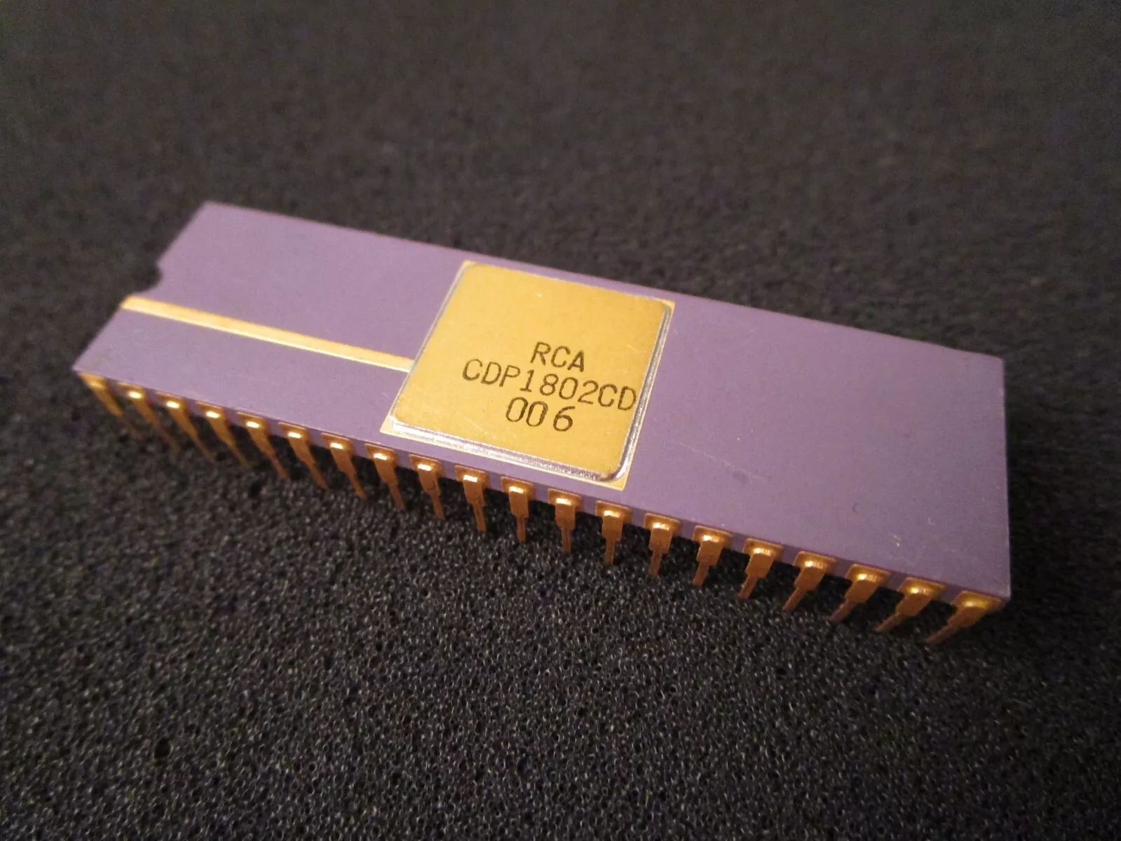 Vintage RCA CDP1802CD Microprocessor CPU Purple Gold Ceramic 
