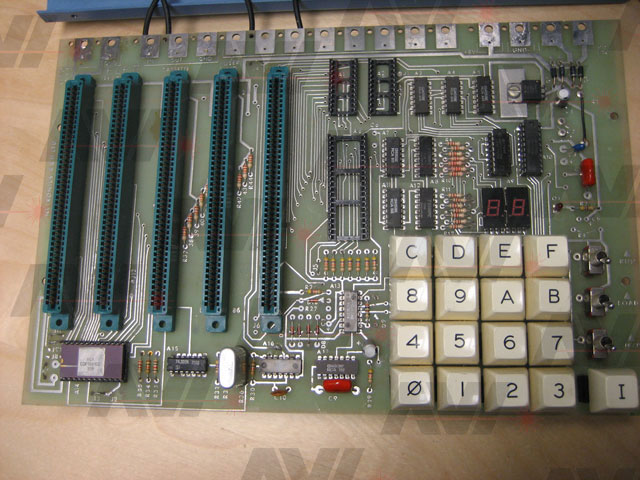 Cosmac Elf II board with hex keypad